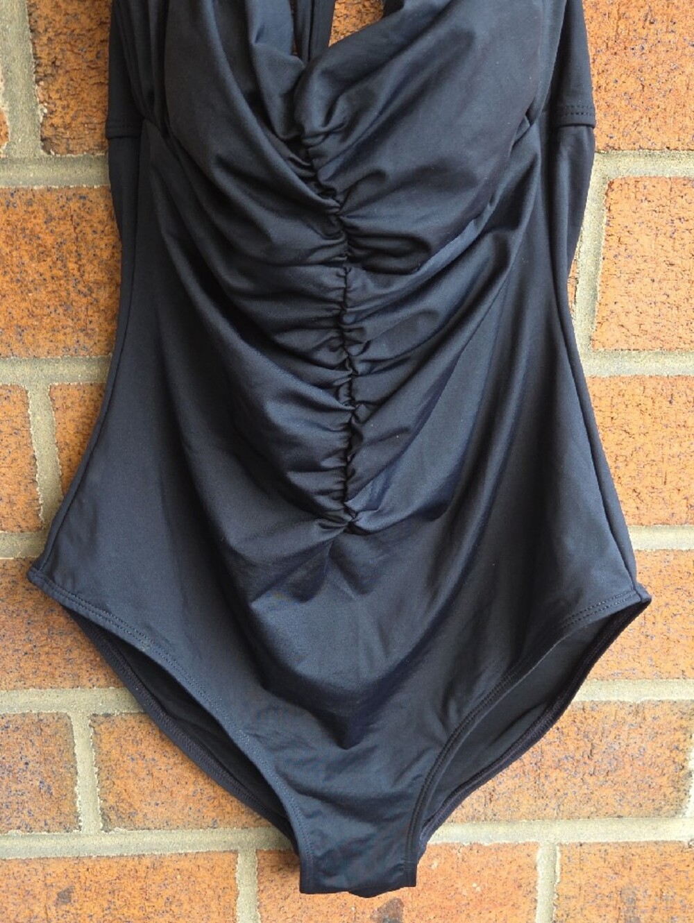 Cupshe Halter One-Piece Swimsuit - Picture 6 of 10